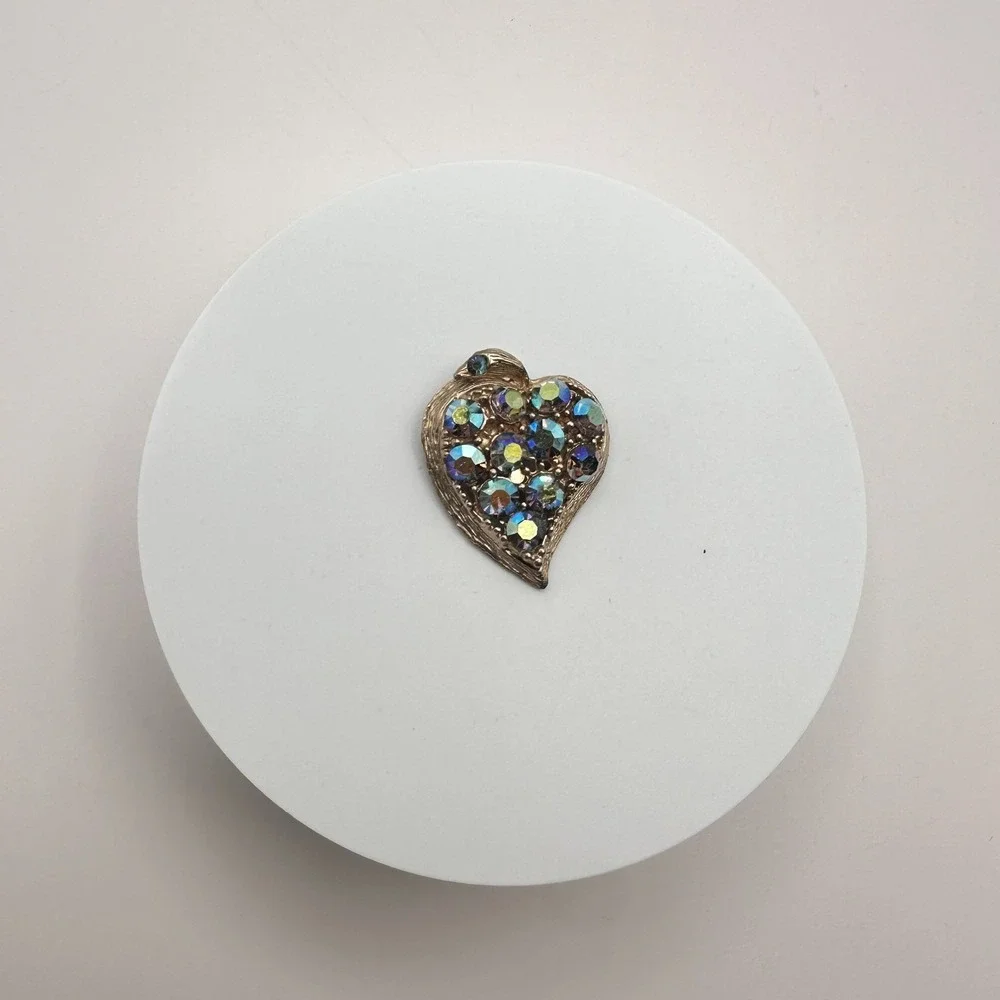 Vintage Y2K Gold Tone Heart AB Rhinestone Brooch Pin Classic Jewelry
